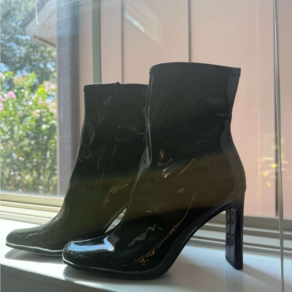 Steve Madden Glossy Black Heeled Boots Sz 9.5